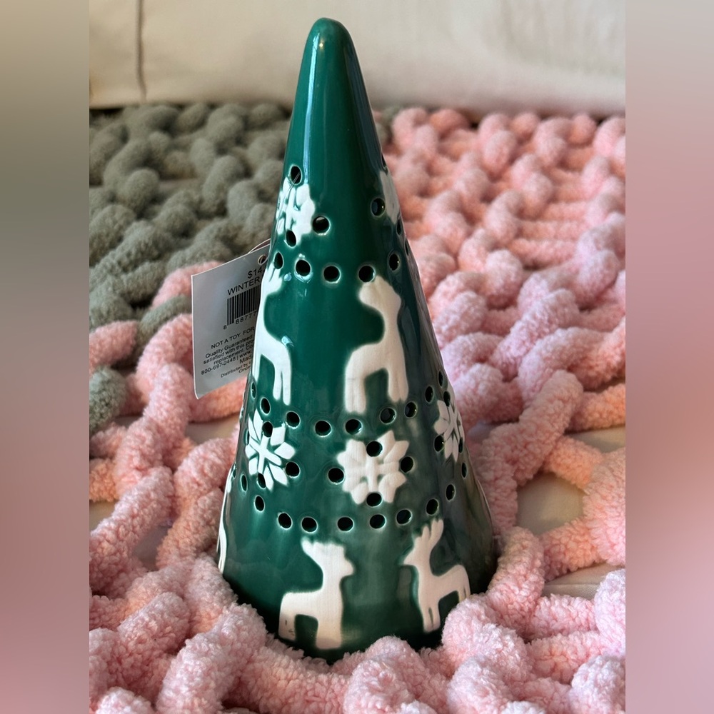 NWT CERAMIC LIGHT UP GREEN/WHITE TREE